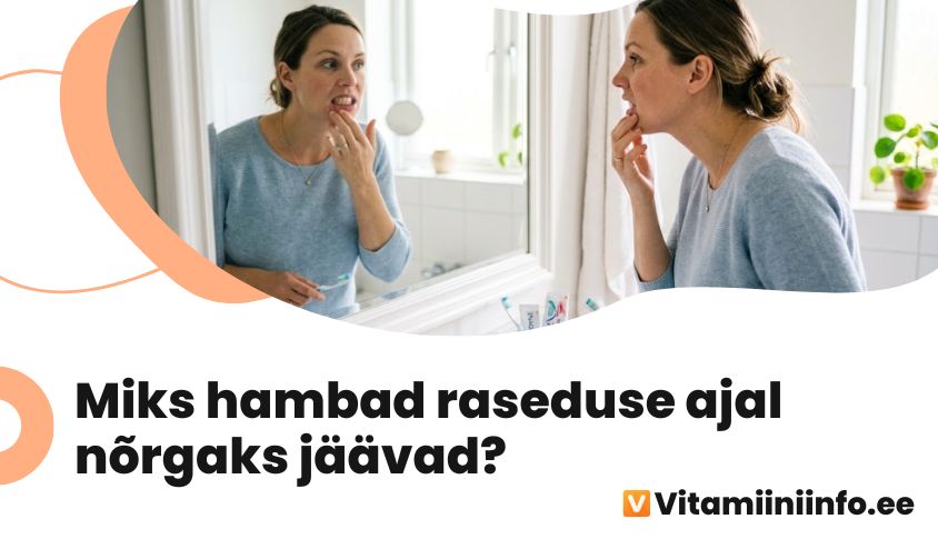 Rase naine kontrollib peeglis hammaste ja igemete tervist